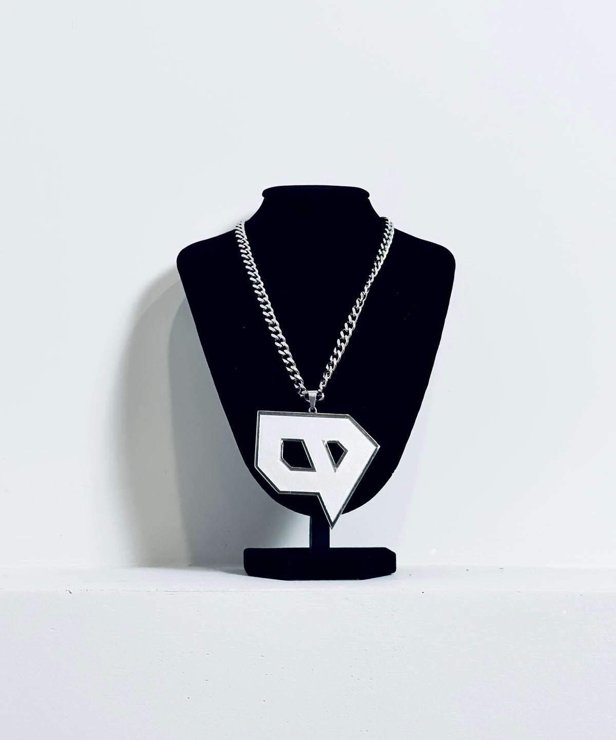 MEMBERS ONLY CHAIN